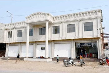 Hotel Pushpa Paradise,,2 star