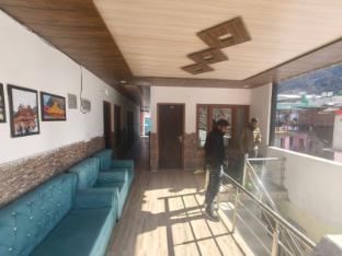 hotel yamuna palace