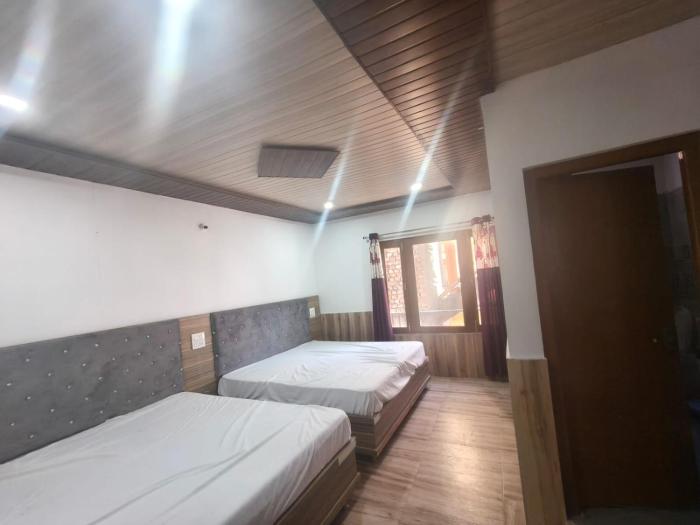 hotel yamuna palace