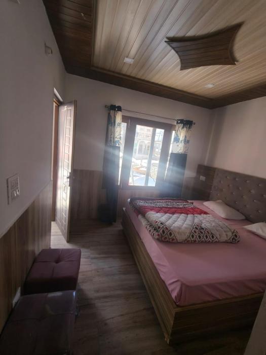 hotel yamuna palace