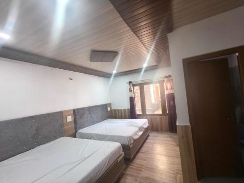 hotel yamuna palace