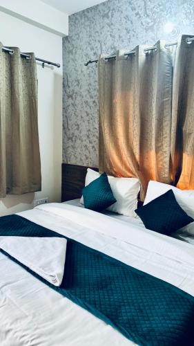 Marina Heritage & Home Near Artemis Hospital,,2 star