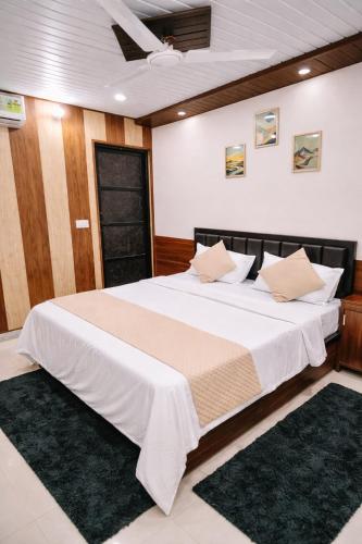 Hotel In Varanasi,,3 star