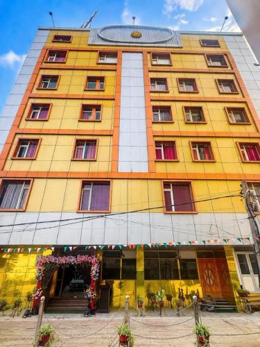 hotel golden meet