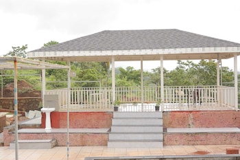 Bison Farm Stay,,2 star