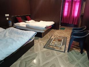 prithvi yatra hotels guptkashi