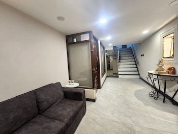 hotel kelson dx near ramakrishna metro