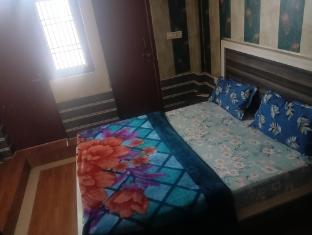 Sri Krishna Rooms Court ,,3 star