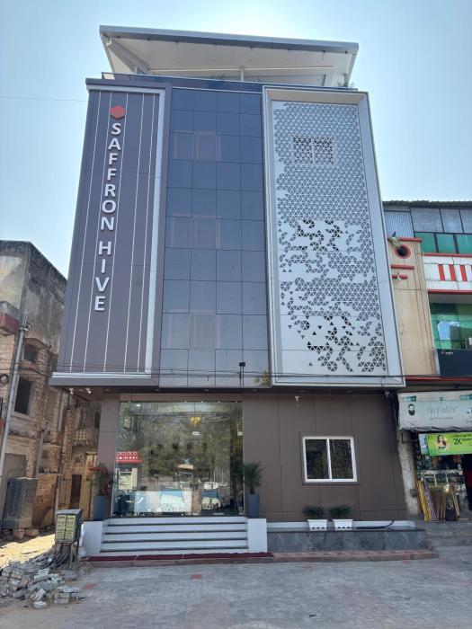 hotel saffron hive