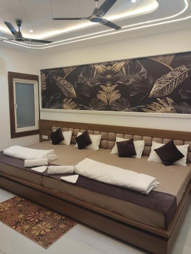 Shri Ramya Dham,,3 star