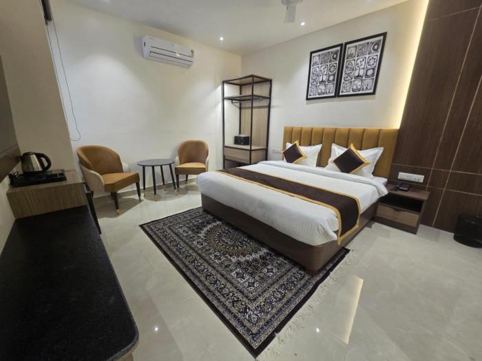 hotel ayushman