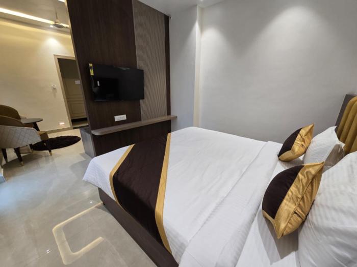 hotel ayushman