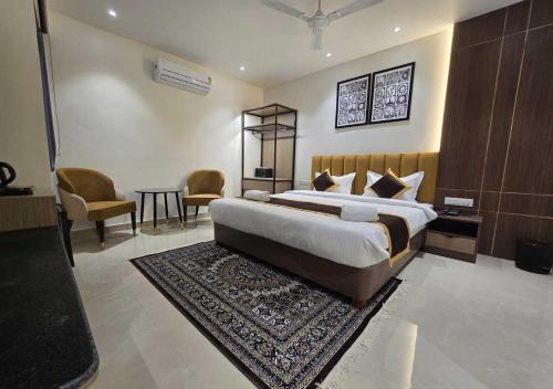 hotel ayushman