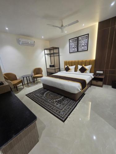 hotel ayushman