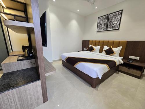 hotel ayushman