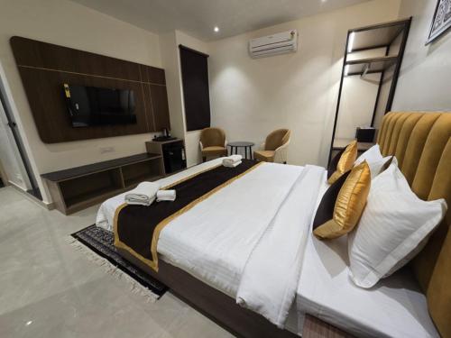 hotel ayushman
