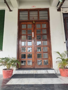 Hotel Padam Palace & Garden,,2 star