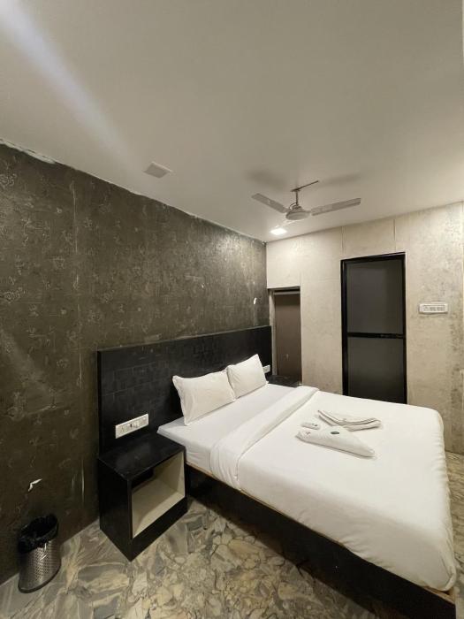hotel vile parle executive near nanavati