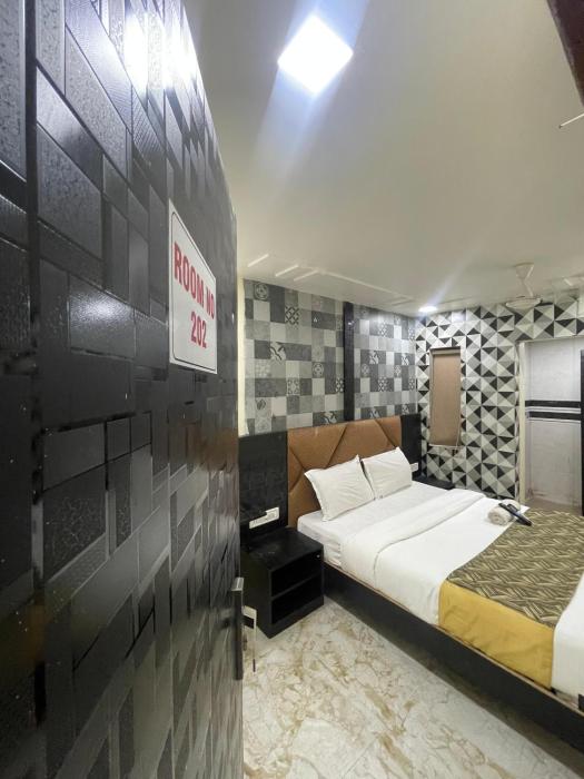 hotel vile parle executive near nanavati