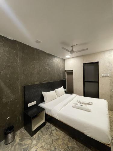 Hotel Vile Parle Executive Near Nanavati,,2 star