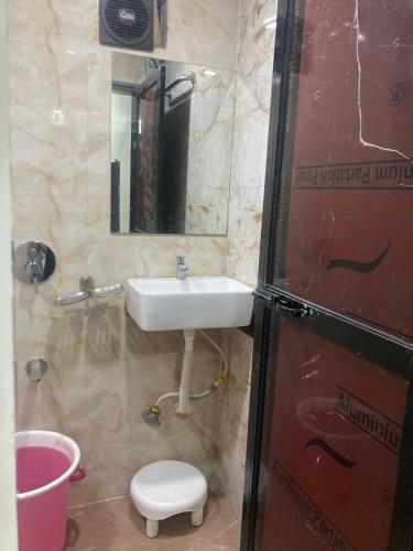 hotel vile parle executive near nanavati