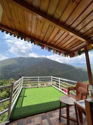 mehra paradise and cafe