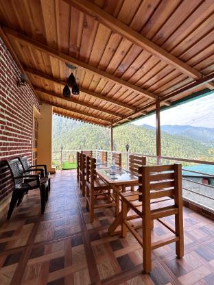 mehra paradise and cafe