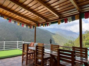 mehra paradise and cafe