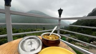 mehra paradise and cafe