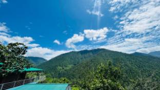 mehra paradise and cafe