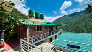 mehra paradise and cafe