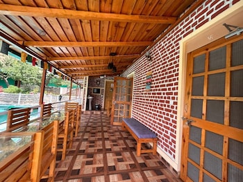 mehra paradise and cafe