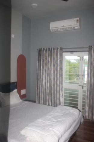 shiva family lodge muktainagar
