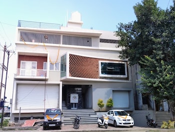 Shiva Family Lodge Muktainagar,,5 star