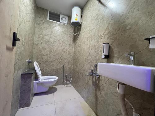 hotel loto central ujjain station