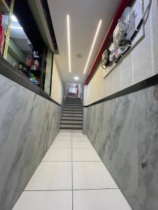 hotel loto central ujjain station