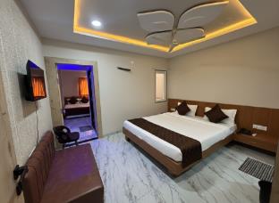 hotel loto central ujjain station