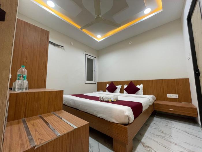 hotel loto central ujjain station