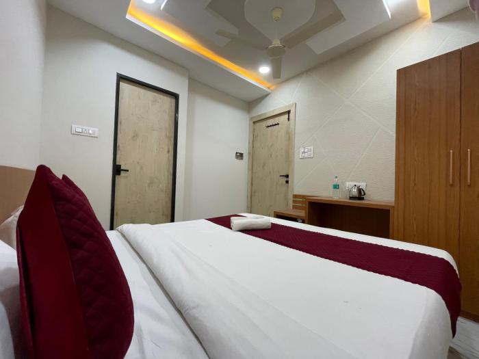 hotel loto central ujjain station