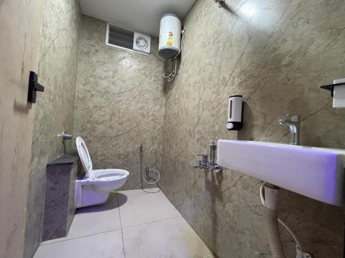 hotel loto central ujjain station