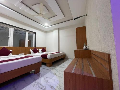 hotel loto central ujjain station