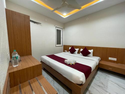 hotel loto central ujjain station