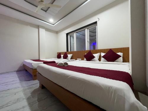 hotel loto central ujjain station