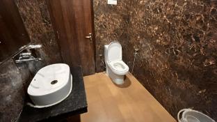 hotel peridot near delhi airport