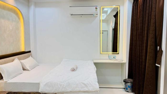 hotel om mangalam palace