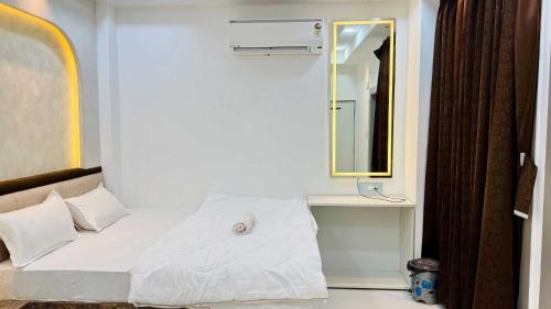 hotel om mangalam palace