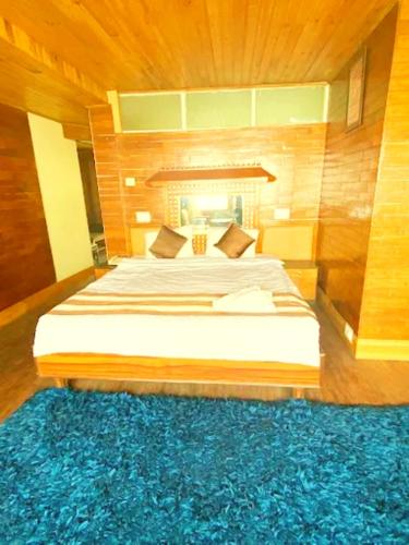 hotel queen