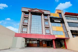townhouse godavarikhani bus terminal formerly sai leela residency