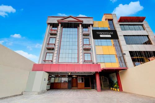Townhouse Godavarikhani Bus Terminal Formerly Sai Leela Residency,,3 star