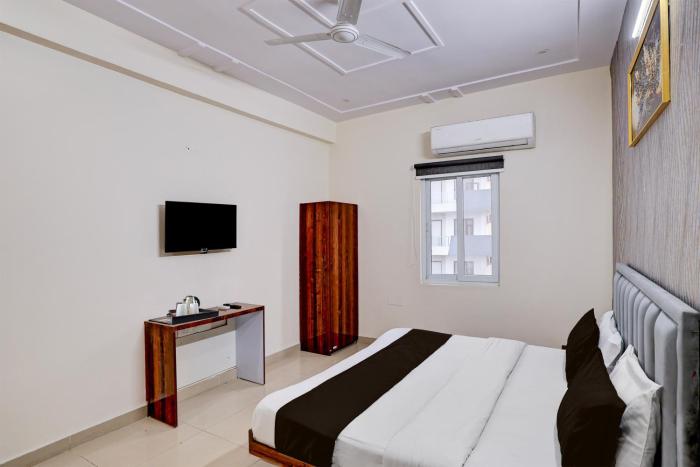townhouse noida sector 70 formerly palm paradise